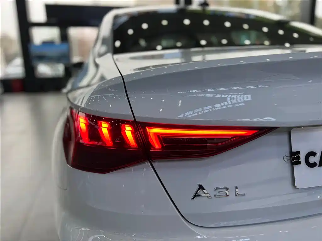 Audi A3 2024 — фото 10