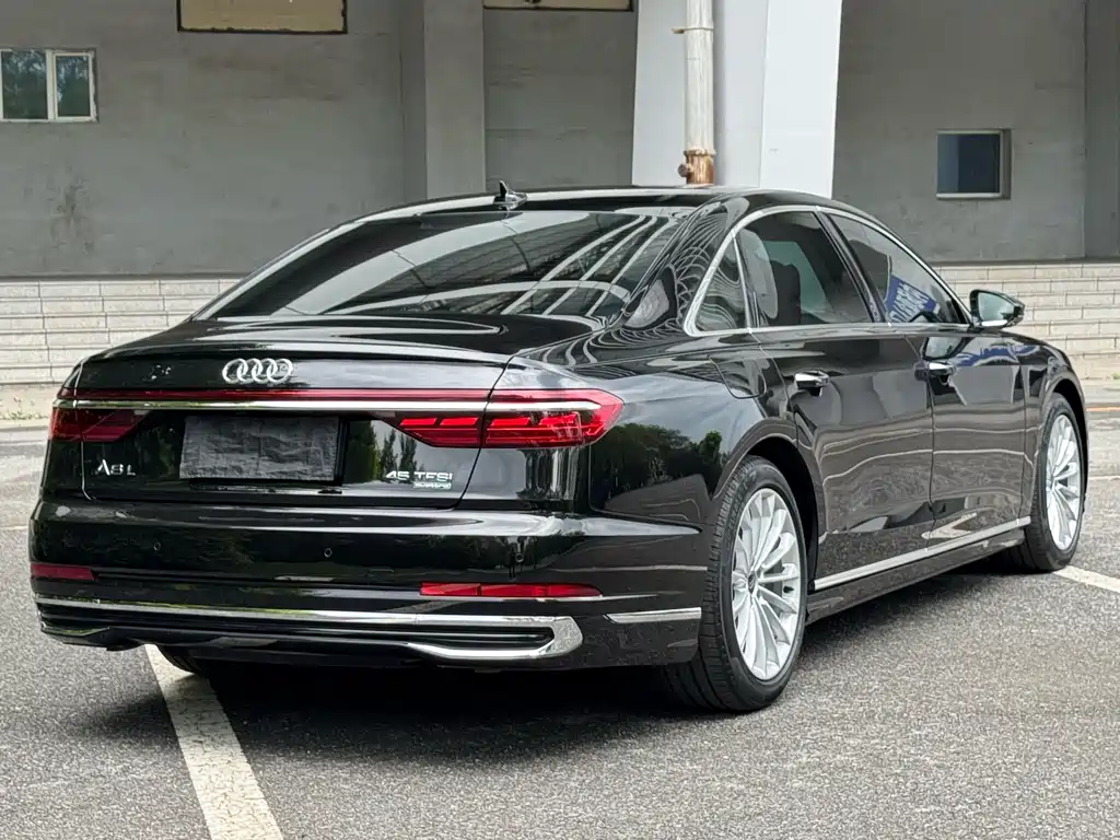 Audi A8 2023
