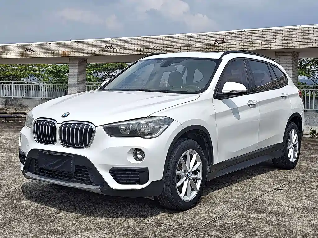 BMW X1 2018 — фото 1