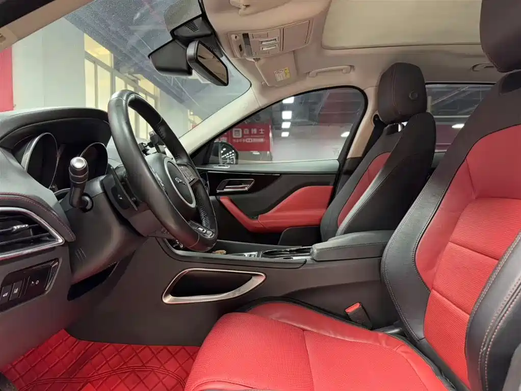 Jaguar F-PACE 2018