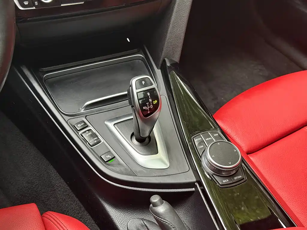 BMW 3 Series GT 2019 — фото 29