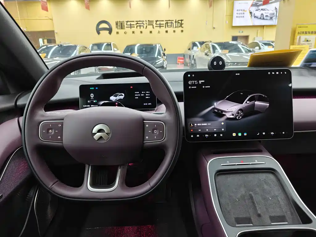 NIO ET5 2025