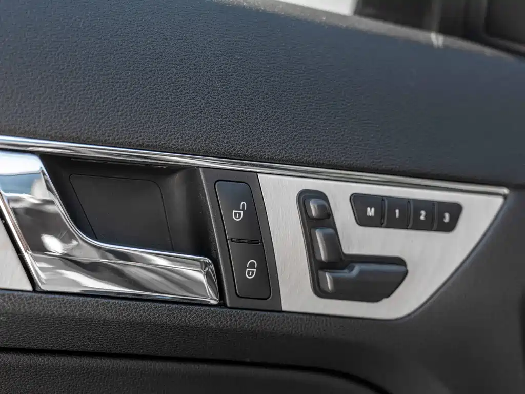 Mercedes-Benz E-Class 2013 — фото 8