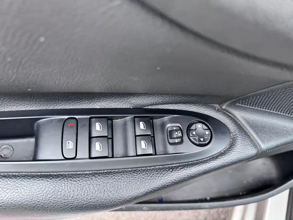 Citroen C4L 2015 — фото 9