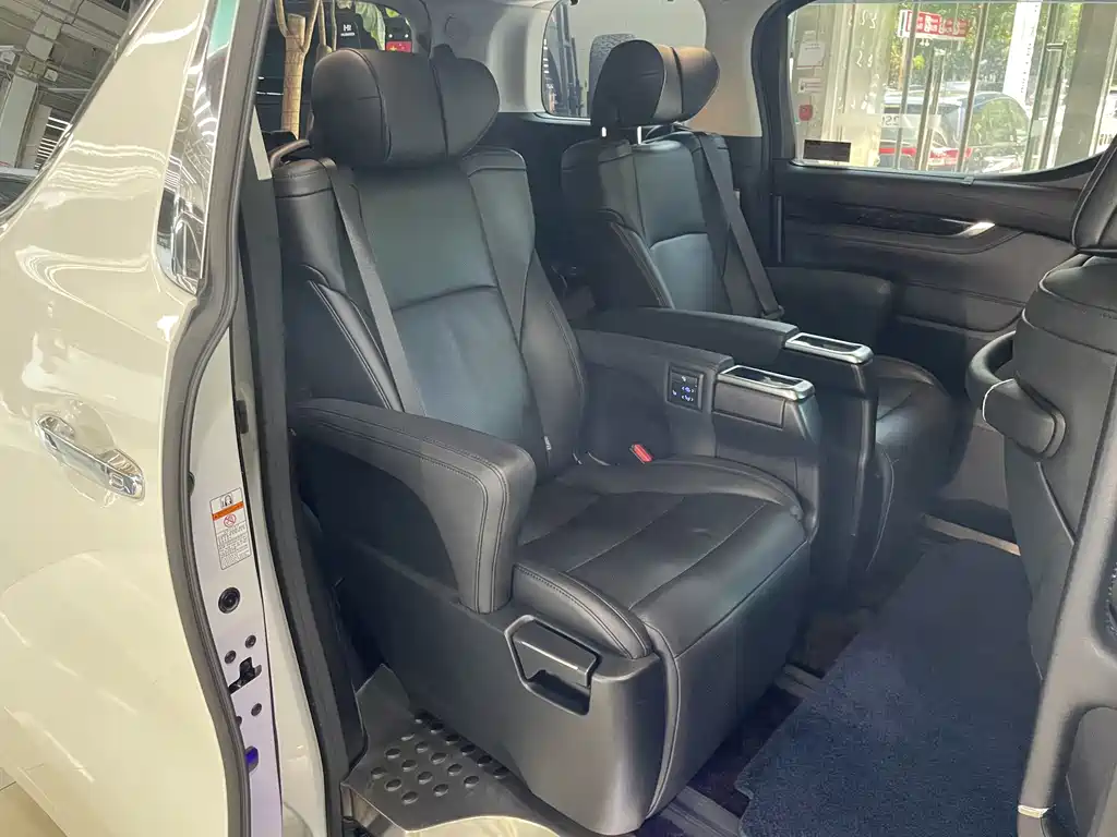 Toyota Vellfire 2021 — фото 14