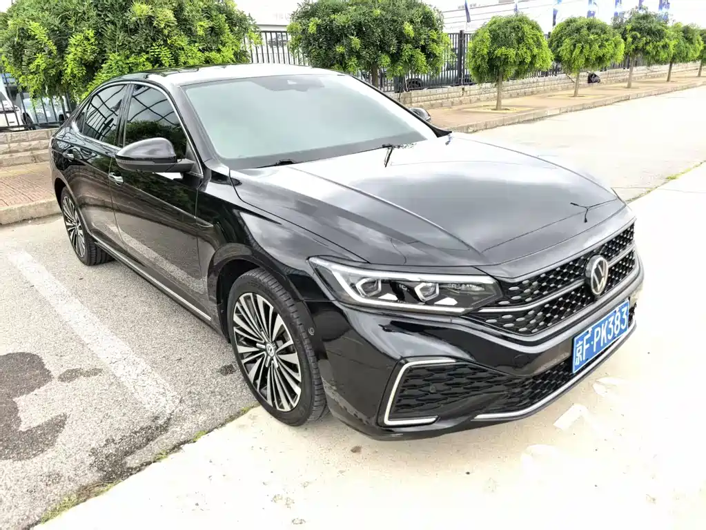Volkswagen Passat 2023