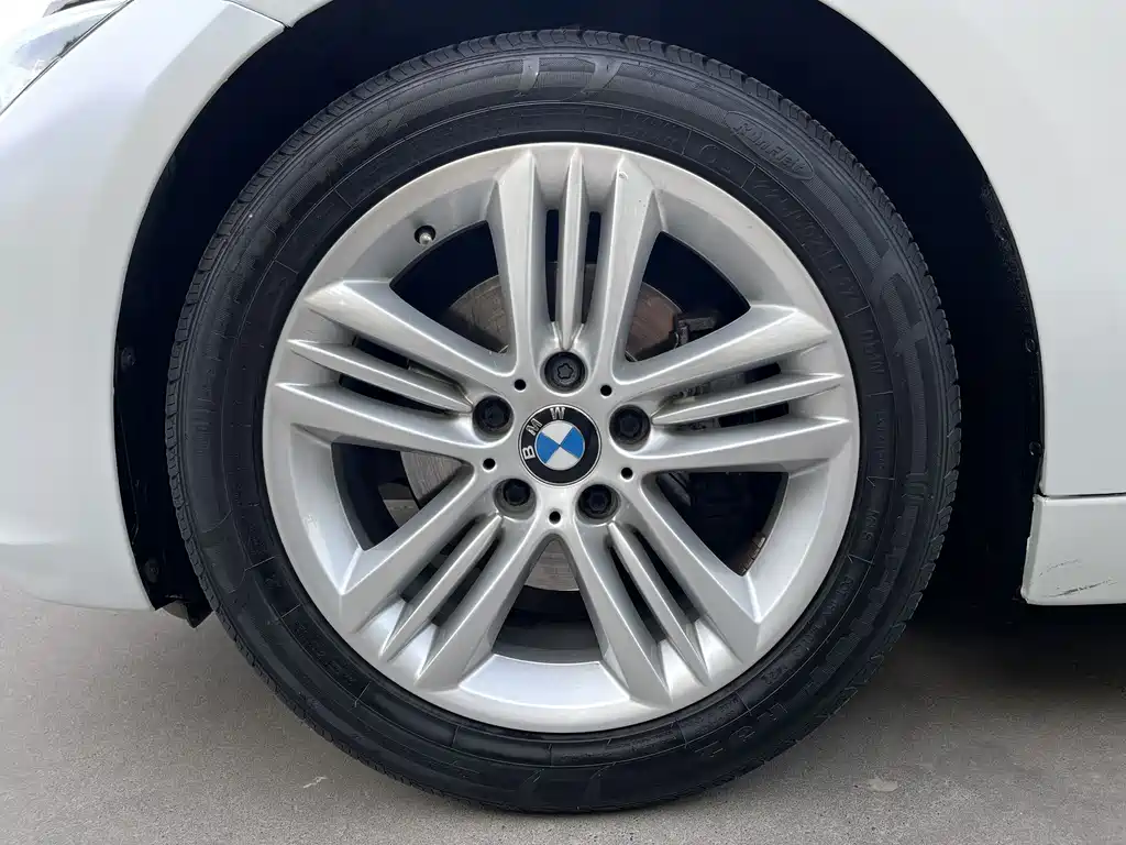 BMW 3 Series 2017 — фото 12