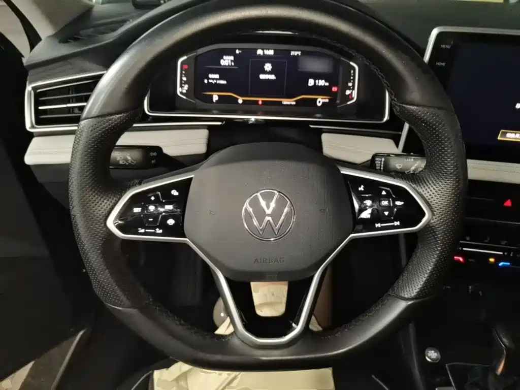 Volkswagen Tiguan L 2022 — фото 11