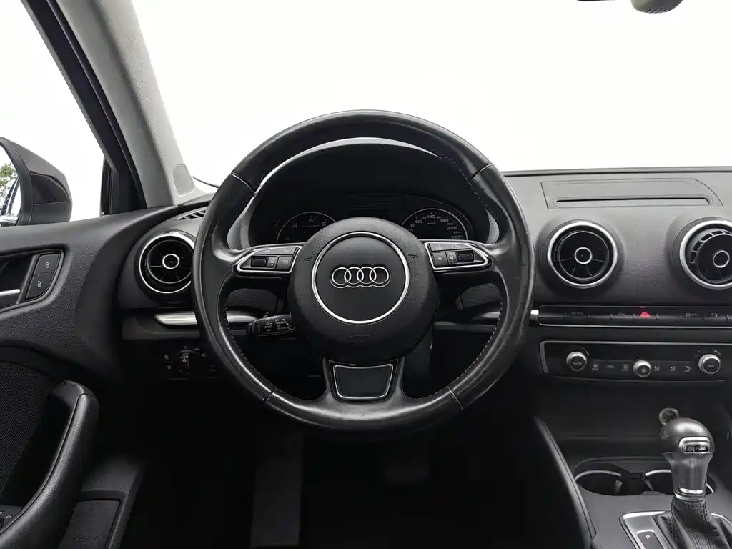 Audi A3 2016 — фото 11