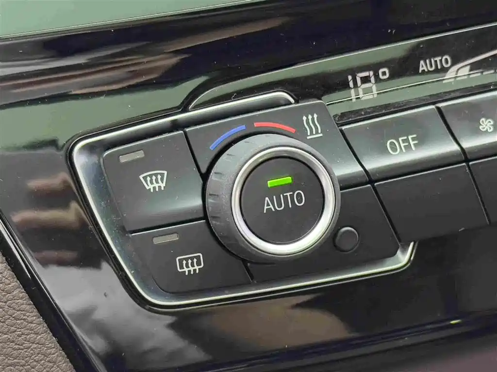 BMW X1 New Energy 2020 — фото 17
