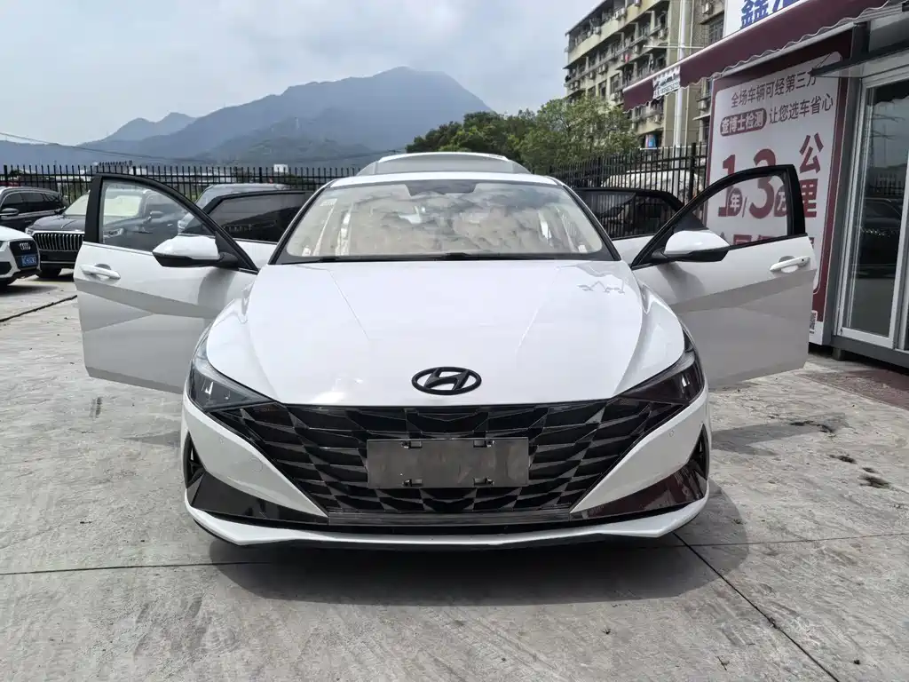 Hyundai Elantra 2021