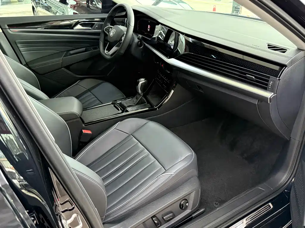 Volkswagen Passat 2023 — фото 10