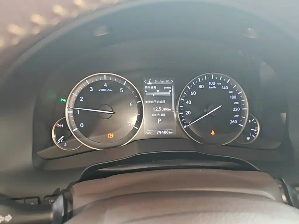 Lexus ES 2018 — фото 12