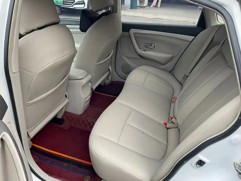 Dongfeng Fengshen A60 2016 — фото 10