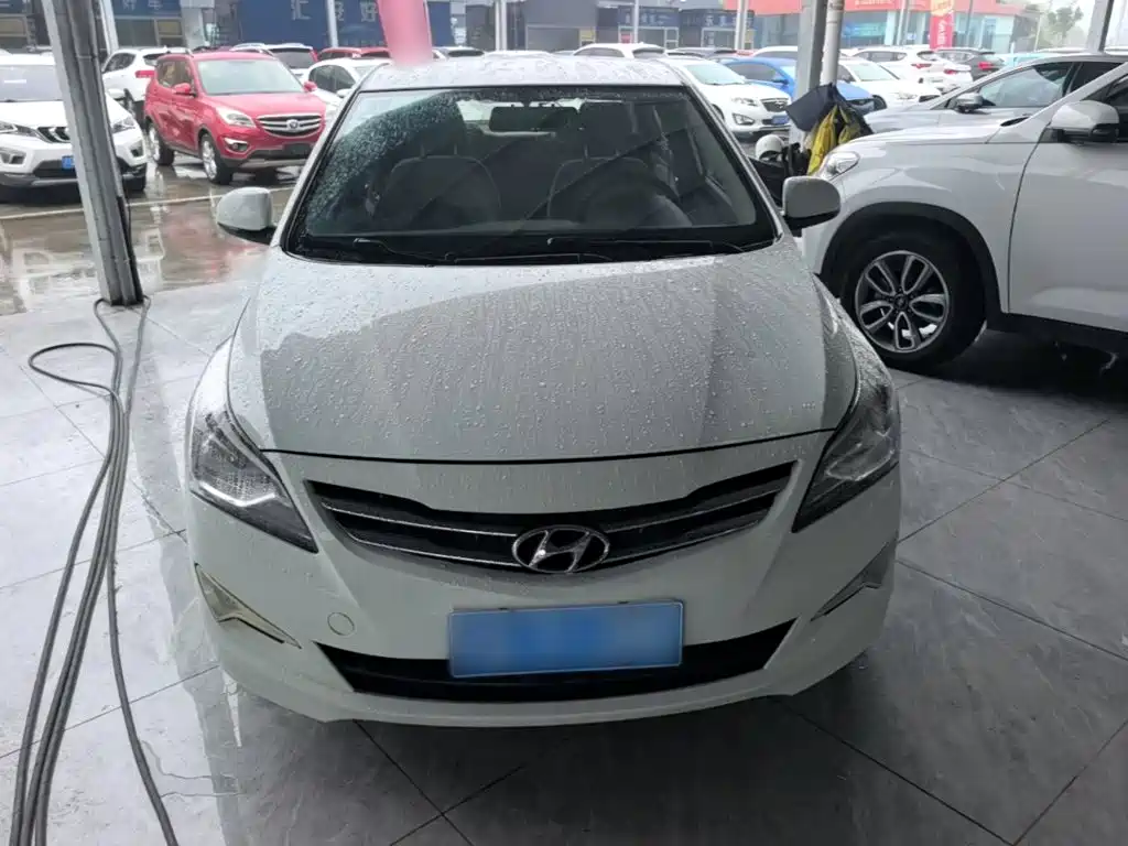 Hyundai Verna 2015 — фото 3