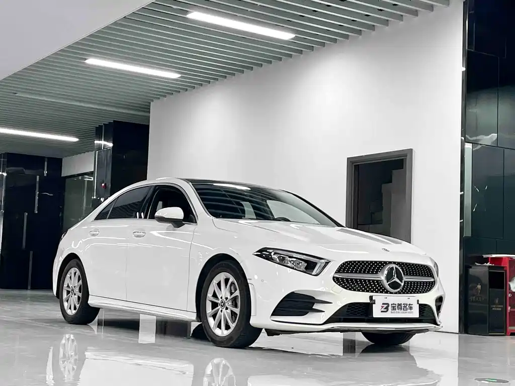 Mercedes-Benz A-Class 2021 — фото 3
