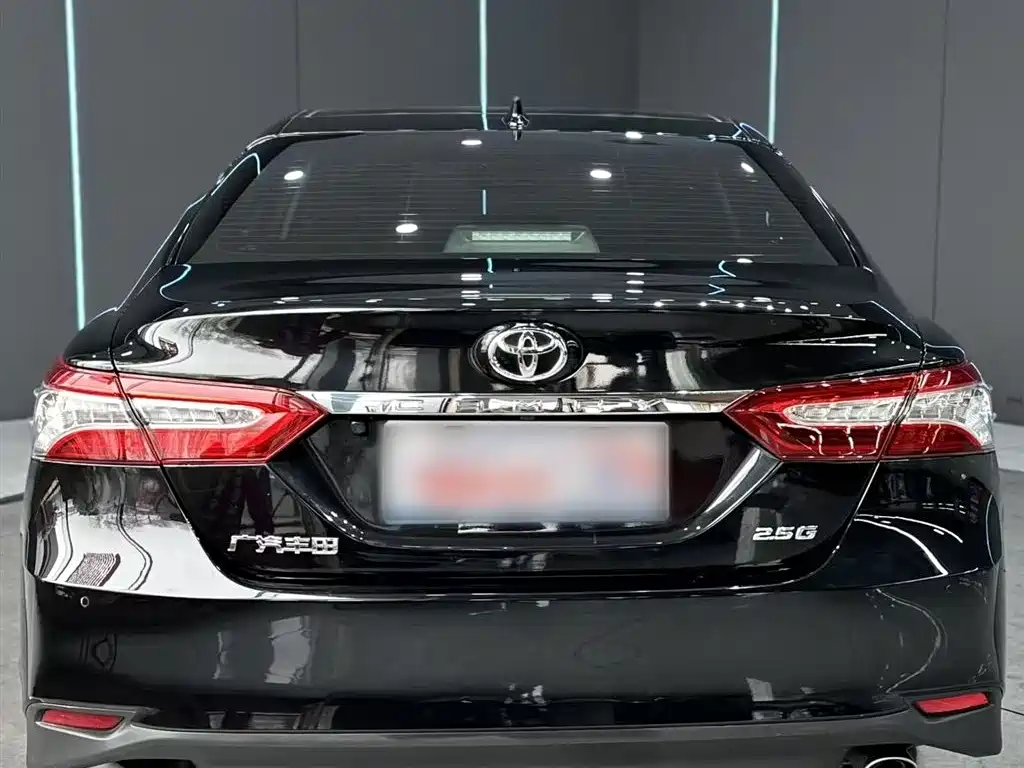 Toyota Camry 2022 — фото 25