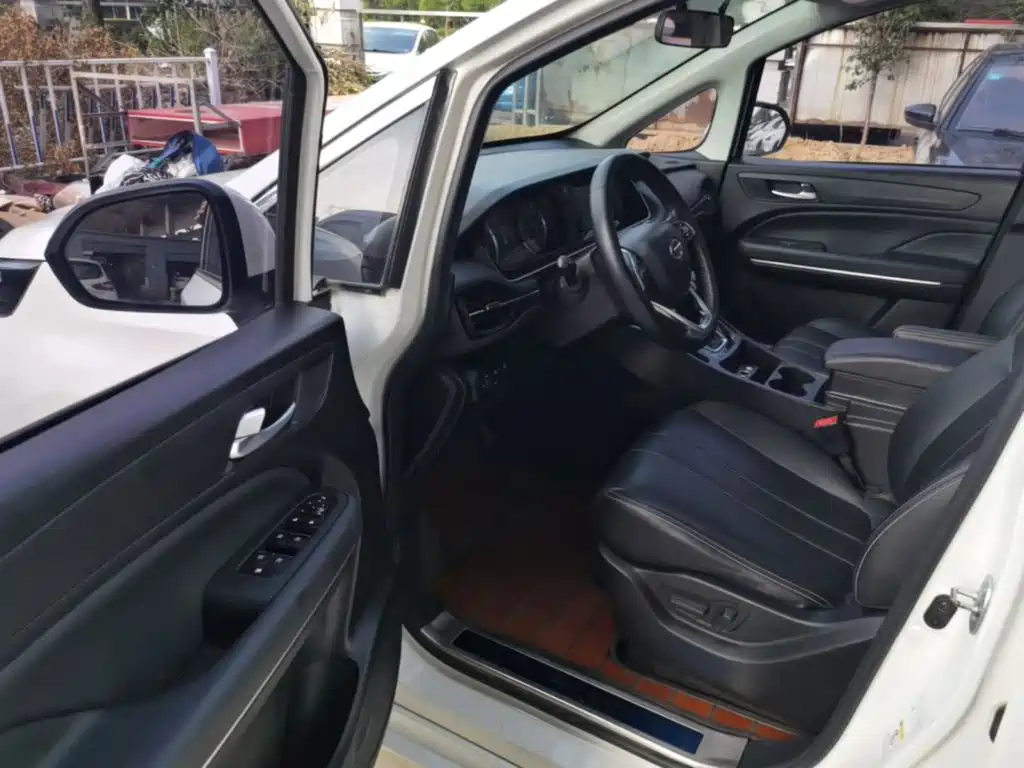 GAC Motor Trumpchi M6 2020 — фото 16