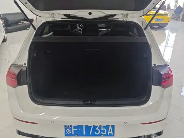 Volkswagen Golf 2025