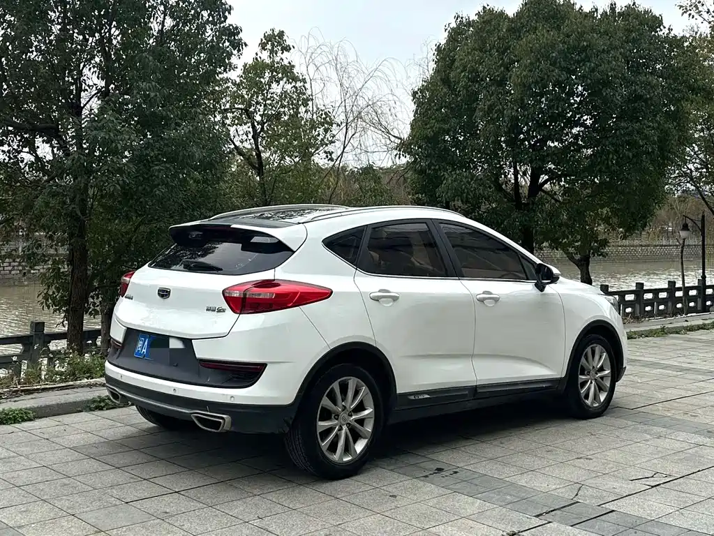 Geely Emgrand GS 2017 — фото 5