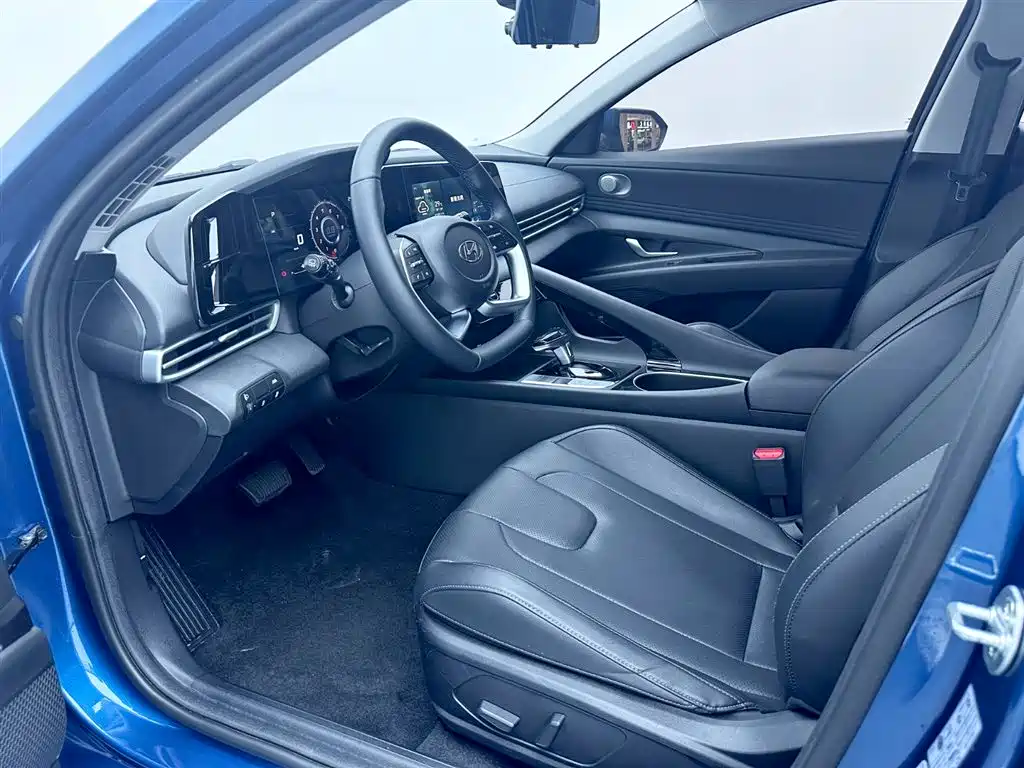 Hyundai Elantra 2023