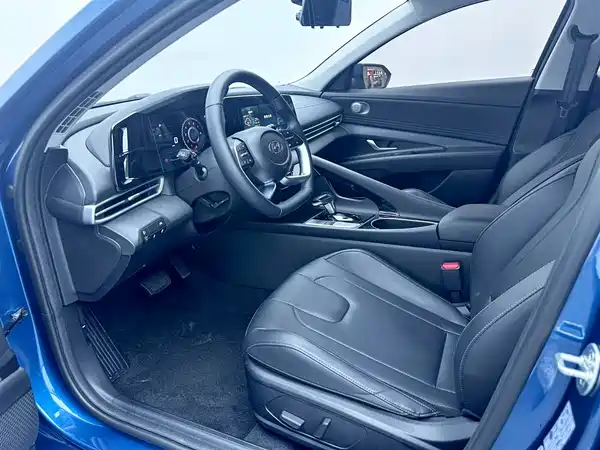 Hyundai Elantra 2023