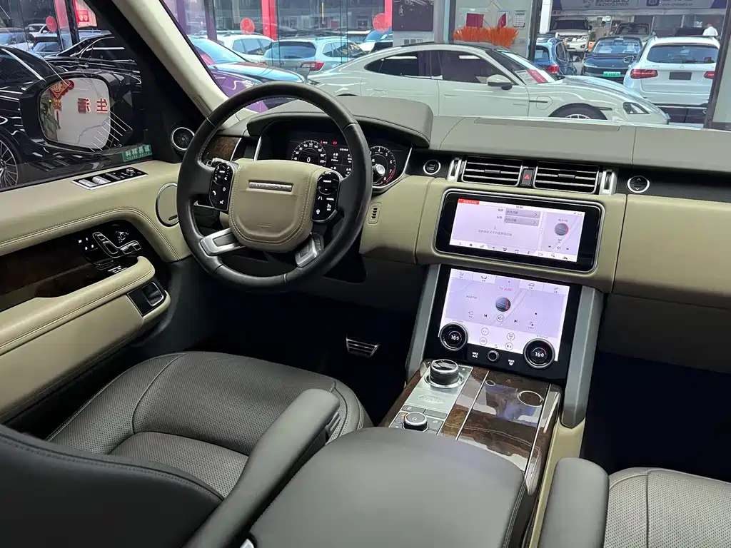 Land Rover Range Rover 2022 — фото 24