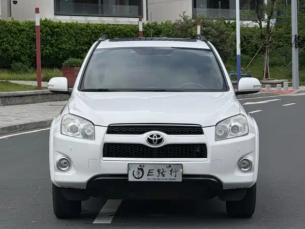 Toyota RAV4 2011
