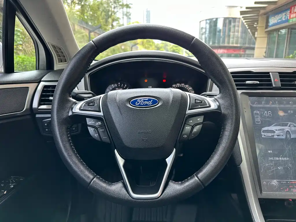 Ford Mondeo 2018 — фото 17