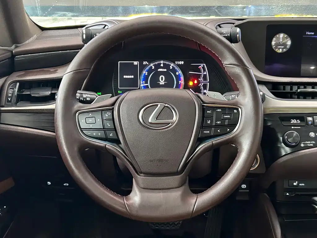 Lexus ES 2018 — фото 28