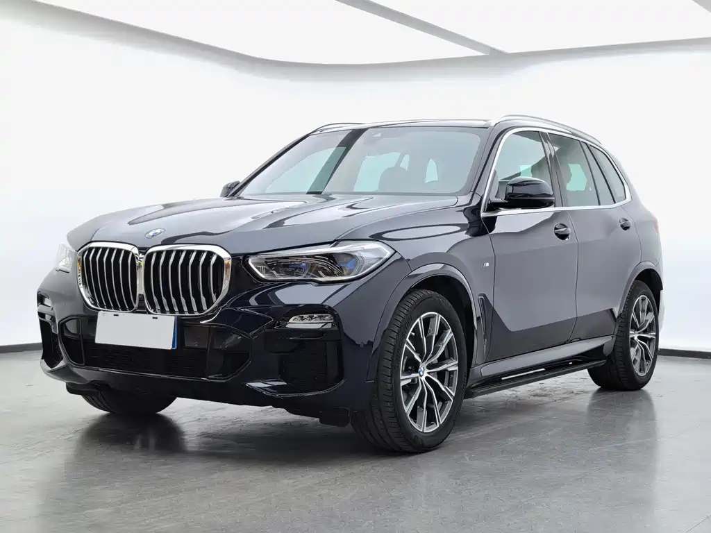 BMW X5 2021 — фото 1