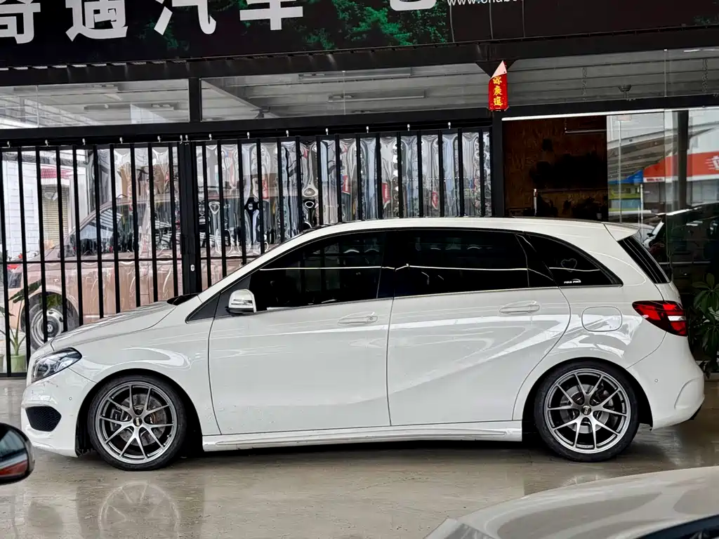 Mercedes-Benz B-Class 2015 — фото 2