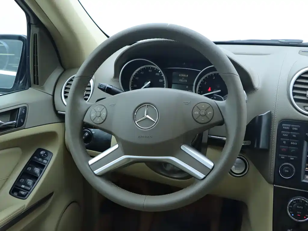 Mercedes-Benz GL-Class 2010 — фото 17