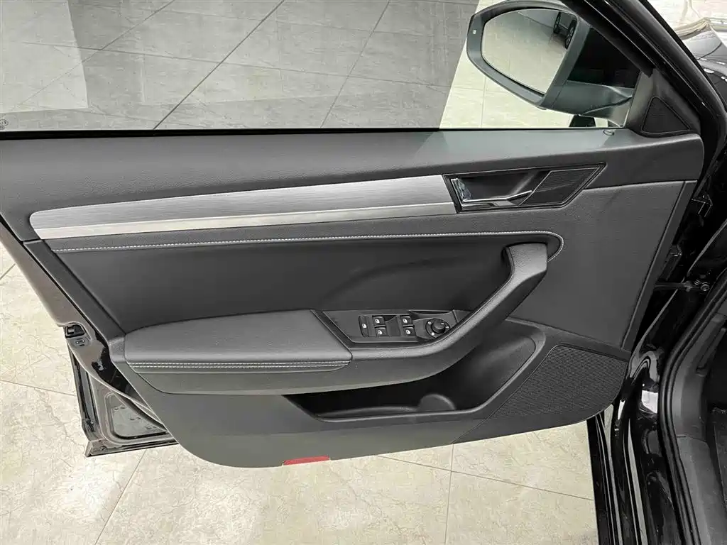 Skoda Superb 2025 — фото 10