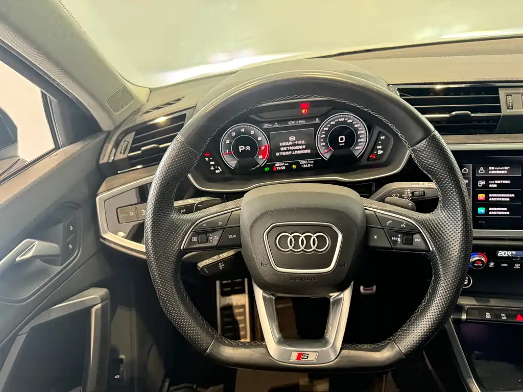 Audi Q3 Sportback 2023 — фото 7