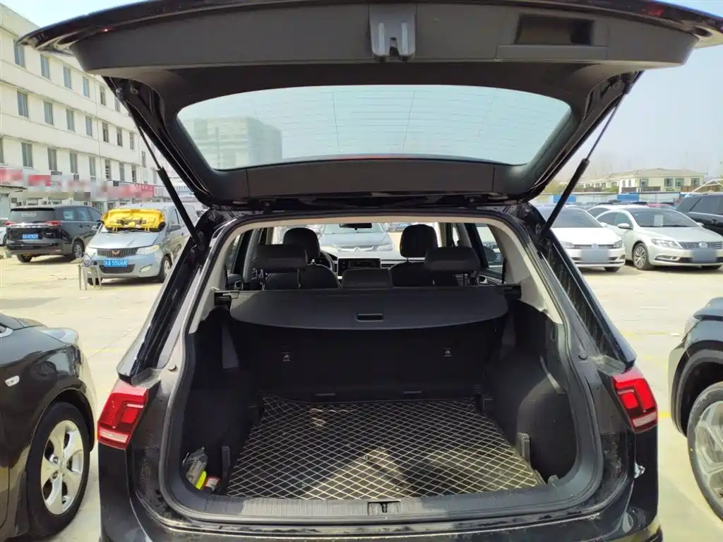 Volkswagen Tiguan L 2021 — фото 15