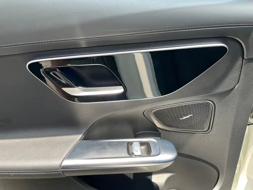 Mercedes-Benz C-Class 2022 — фото 13