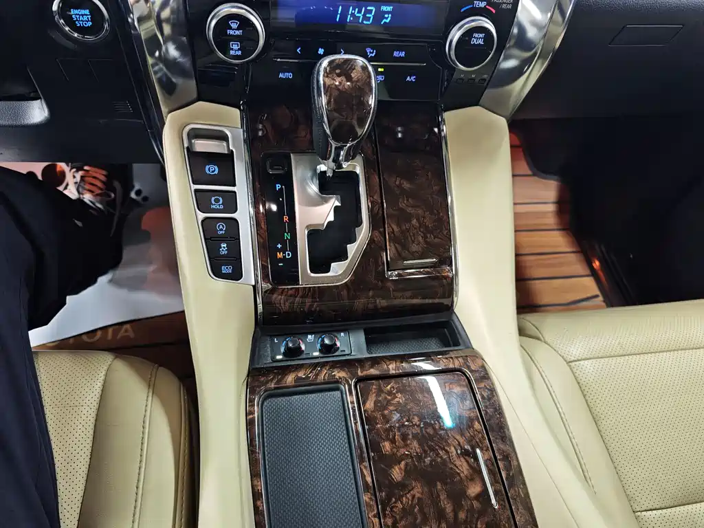 Toyota Alphard 2019 — фото 11