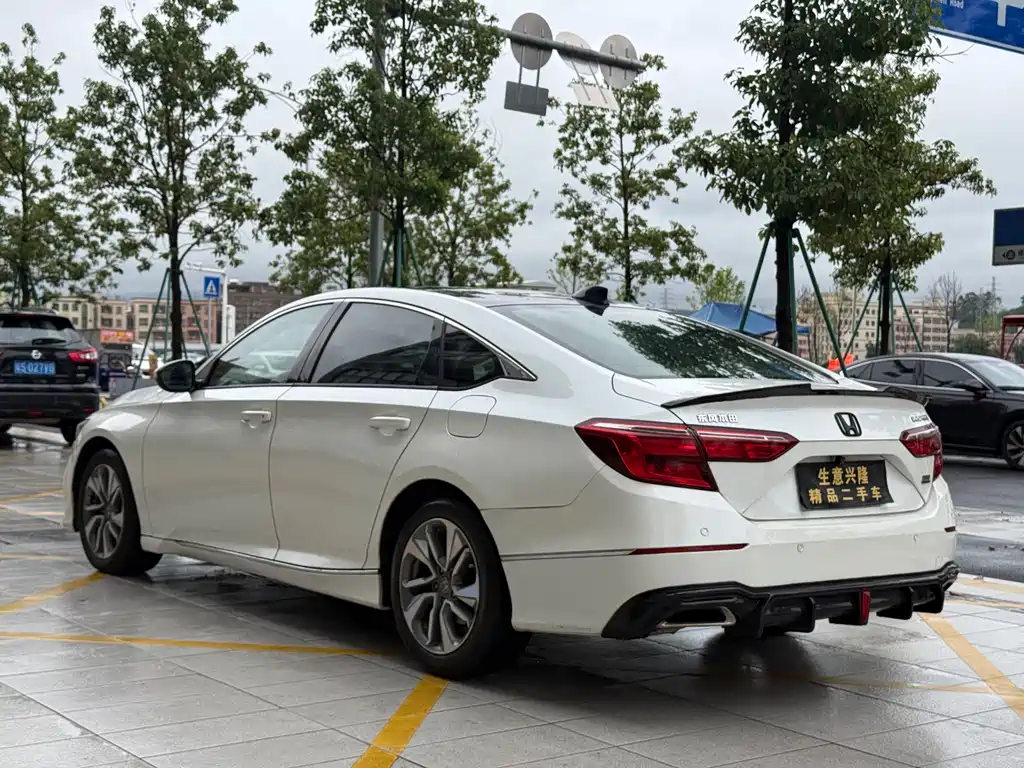 Honda Inspire 2019 — фото 15