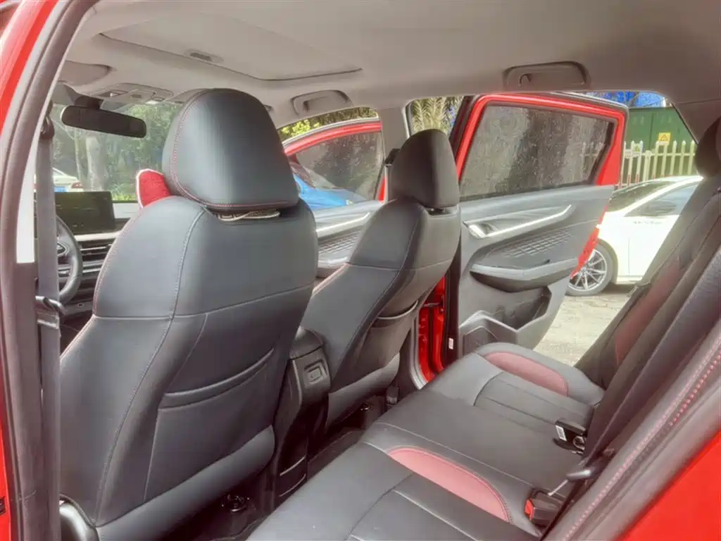 Geely Vision X3 2022 — фото 13