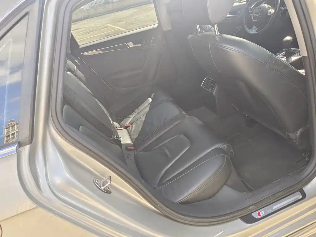 Audi A4L 2016