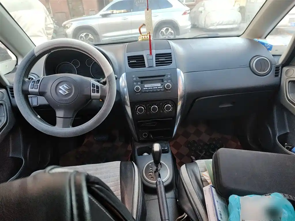 Suzuki SX4 2016 — фото 13