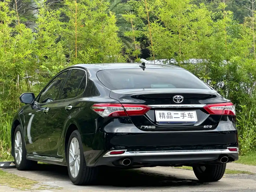Toyota Camry 2023 — фото 4
