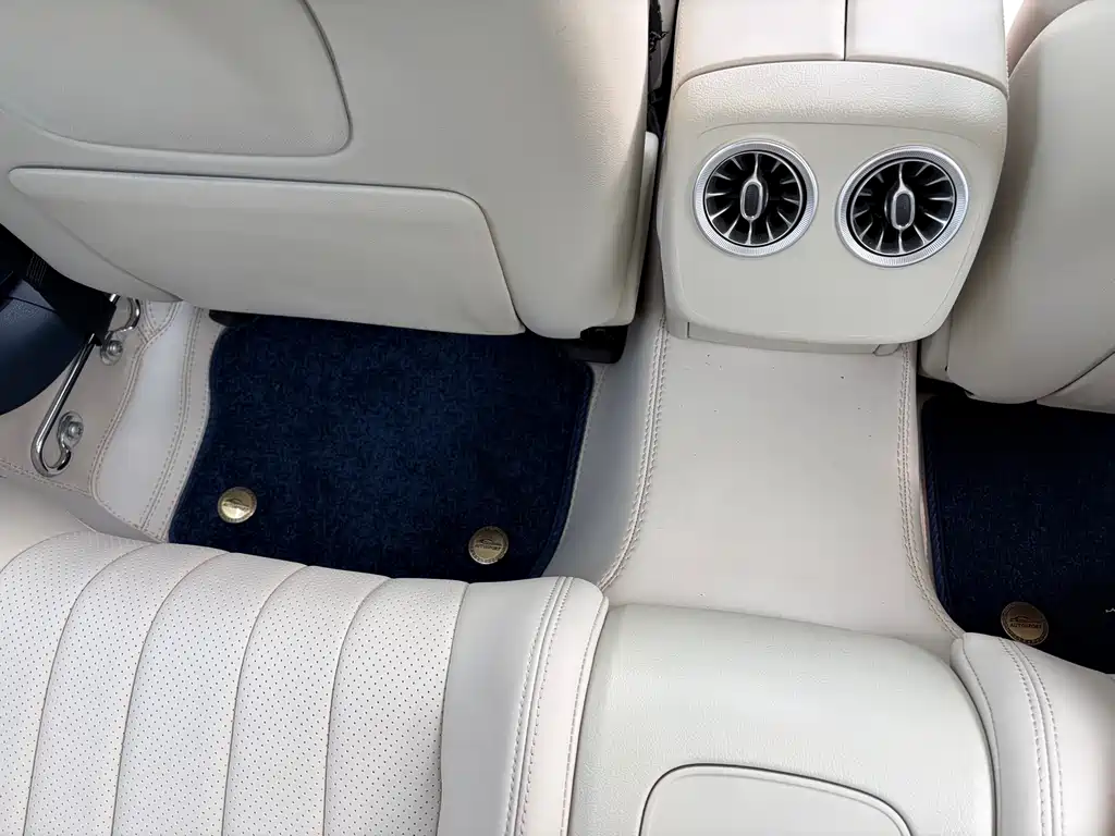 Mercedes-Benz E-Class 2020 — фото 11