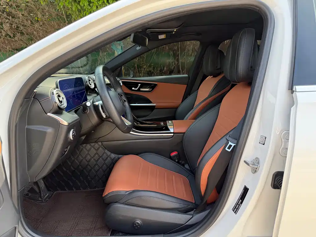 Mercedes-Benz C-Class 2023 — фото 15