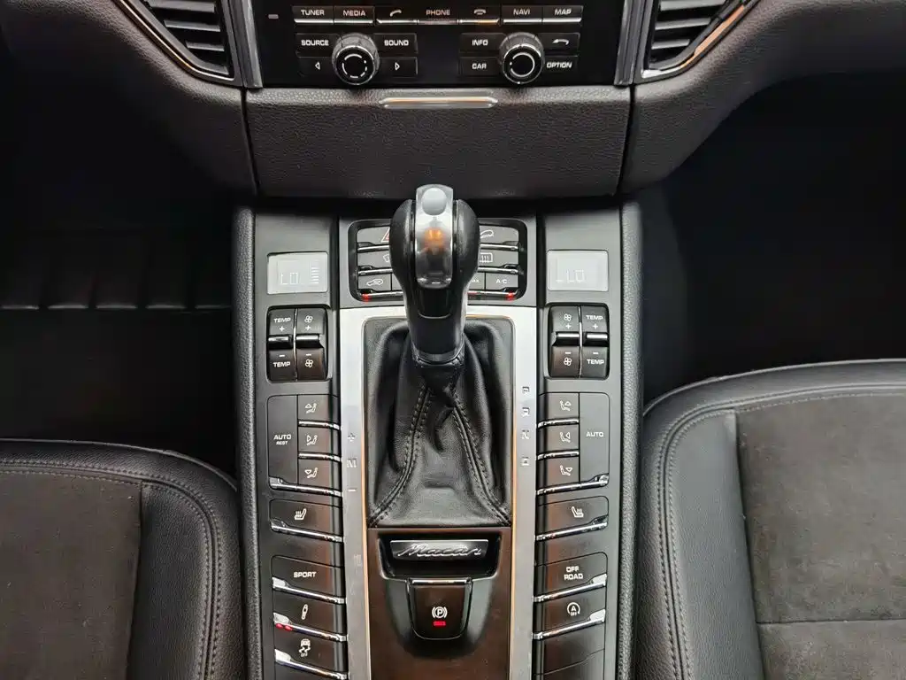 Porsche Macan 2015 — фото 13