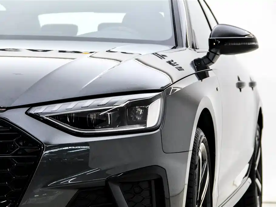 Audi A4L 2025 — фото 10