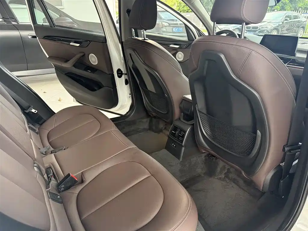 BMW X1 2022 — фото 9