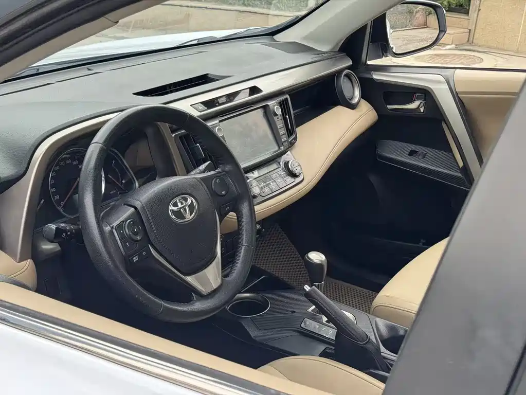 Toyota RAV4 2014 — фото 12