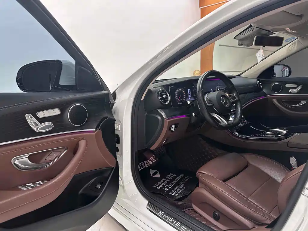 Mercedes-Benz E-Class 2017 — фото 10